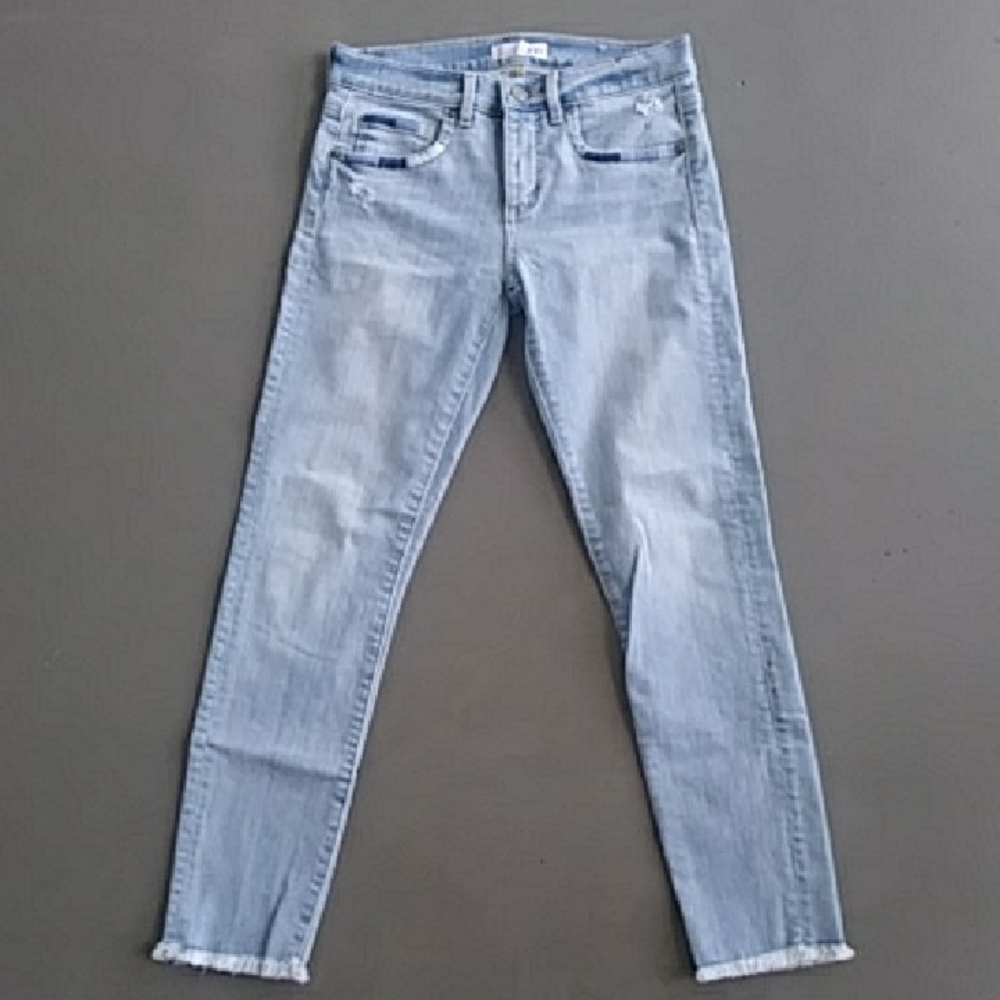 Loft Embroidered Detail Light Wash Skinny Jeans Size 25 NWOT